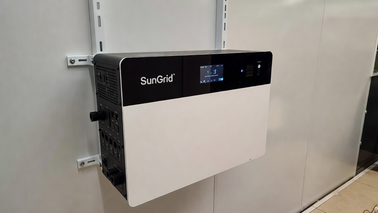 โซล่าเซลล์ On-Grid vs Off-Grid ต่างกันอย่างไร? เลือกแบบไหนให้เหมาะกับคุณ