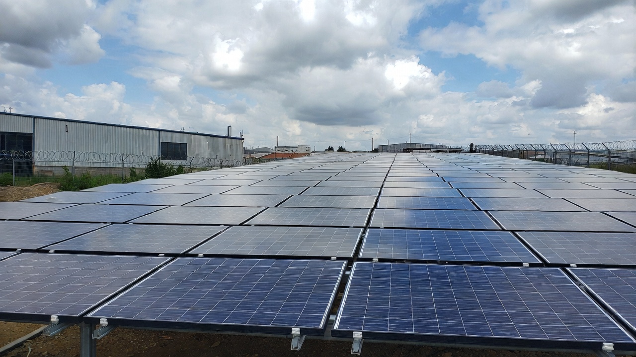 ระบบโซล่าเซลล์สำหรับหลังคาลานจอดรถ (Solar Carport)